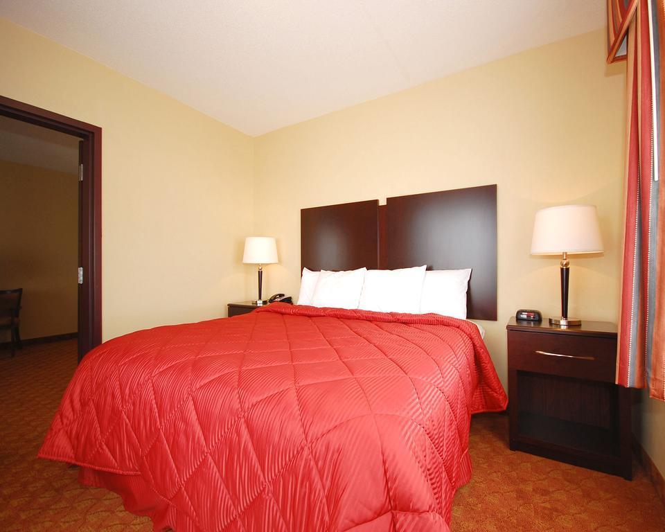 Comfort Inn & Suites Saratoga Springs Exterior photo